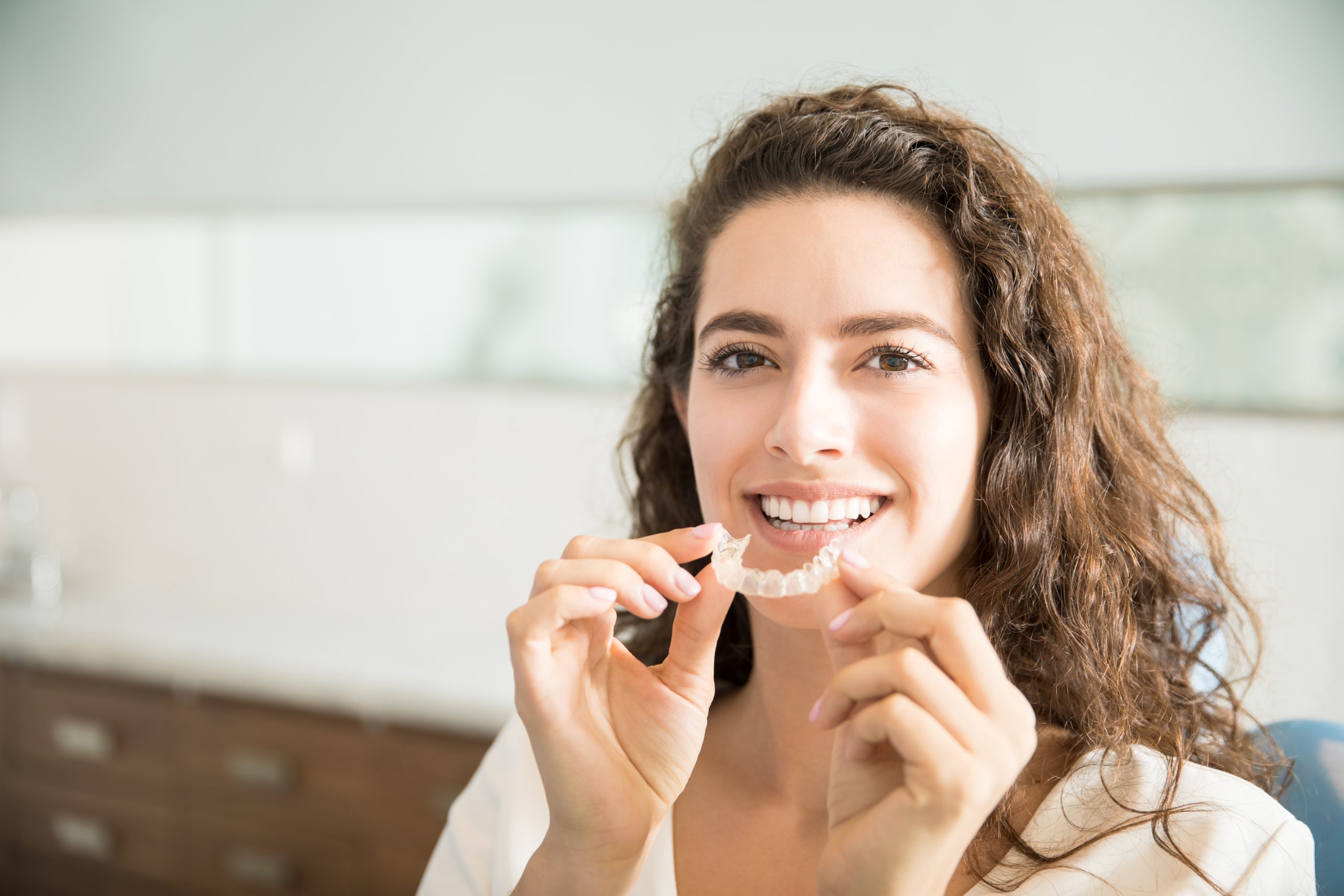 Is It Better to Get Traditional Braces or Invisalign?
